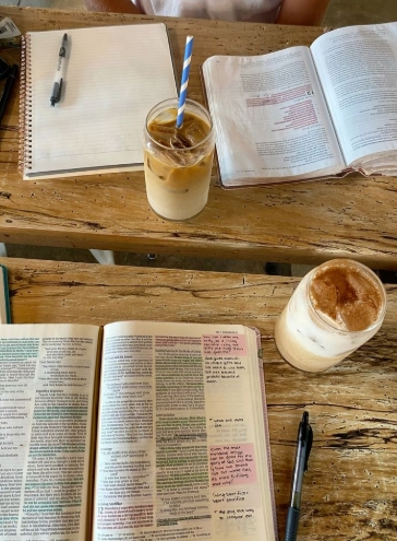 Year in the Bible Week 15 Day   1 (106): Held Up by&nbsp;Him